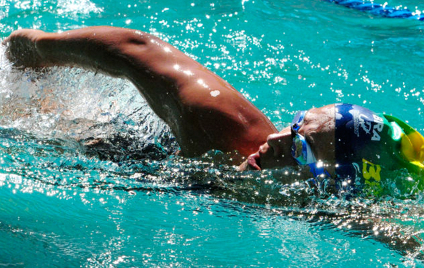 A nadadora Jane de Freitas Silva, de 30 anos, que vai disputar a 23ª Surdolimpíada, exclusiva para atletas surdos, na Turquia